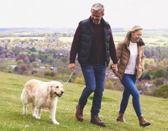 Evening Family Walk to lose weight